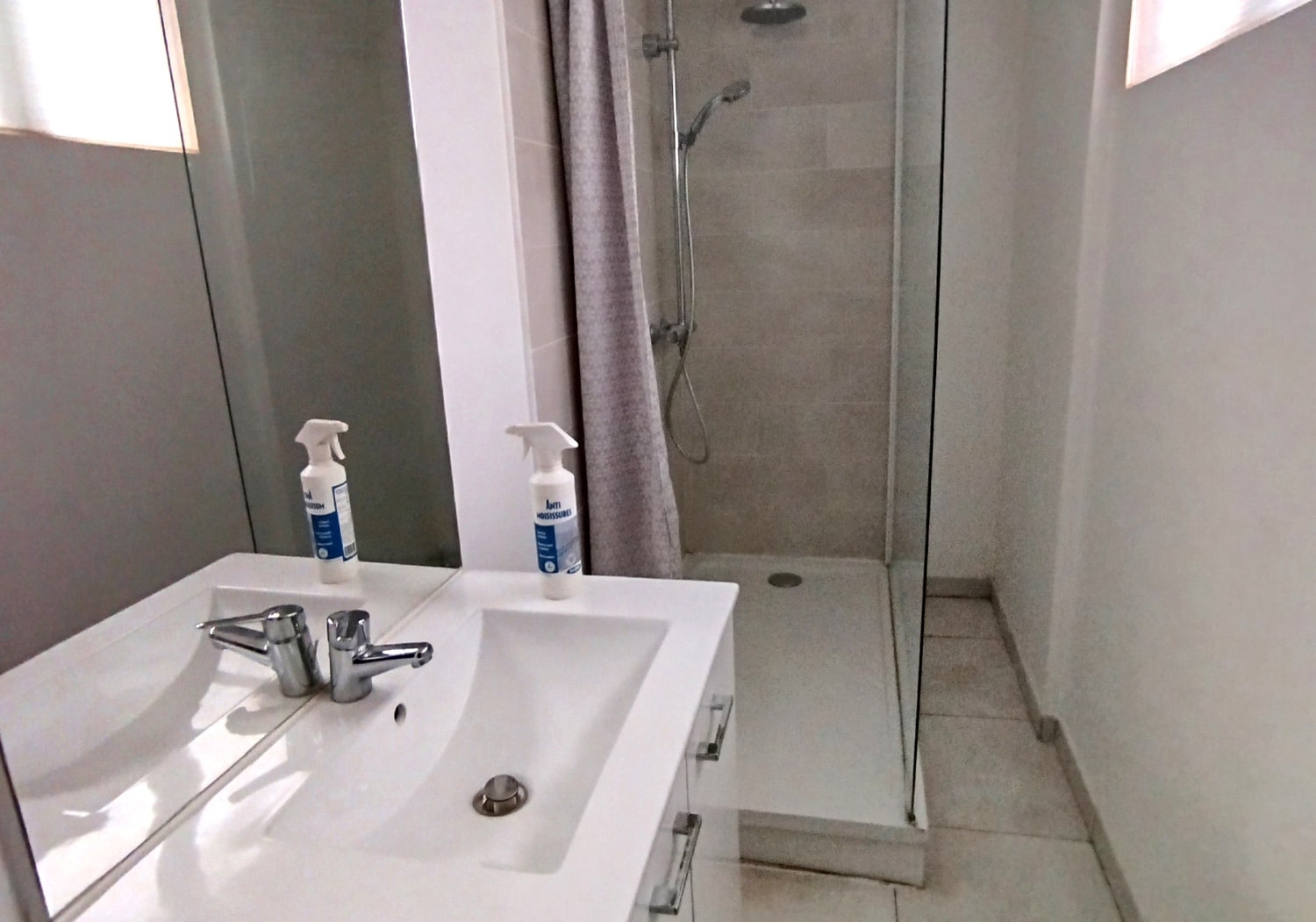 Salle de douche du 1er étage de la maison de Lille